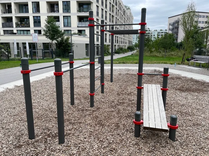 Street Workout Park - München - Calisthenics Gym Obersendling — fitnessstudio in München — 3