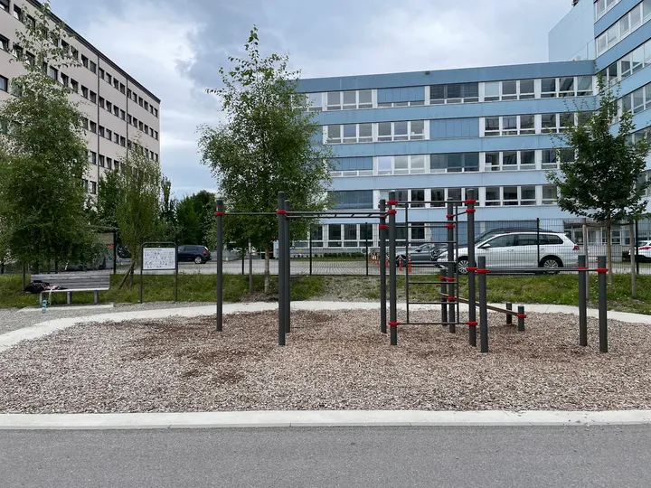 Street Workout Park - München - Calisthenics Gym Obersendling — fitnessstudio in München — 4