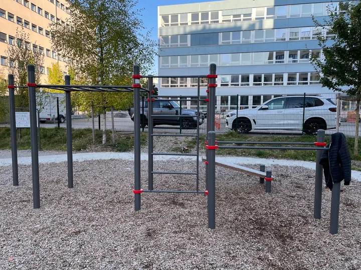 Street Workout Park - München - Calisthenics Gym Obersendling — fitnessstudio in München — 5