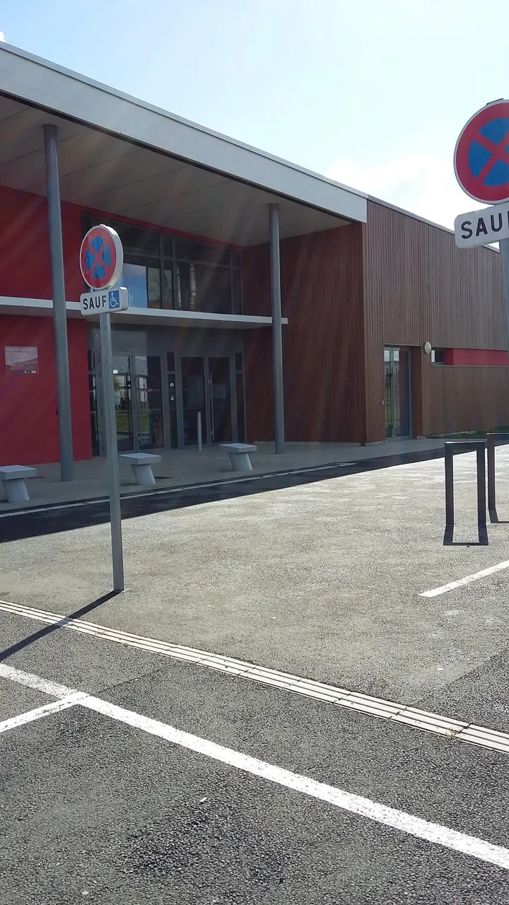 Centre Aquatique L'Iliade — bien-être-studio à Auneau, Auneau-Bleury-Saint-Symphorien — 2