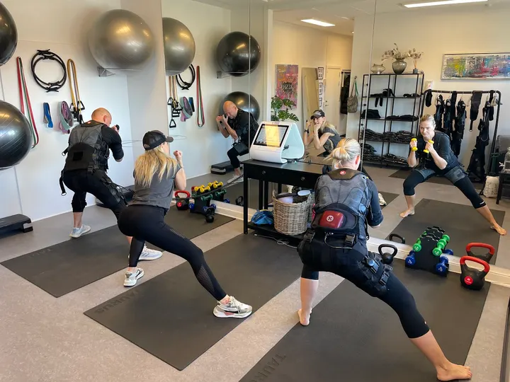 RUSH Studio - Personlig EMS træning Nærum — Træningsstudio i Nærum