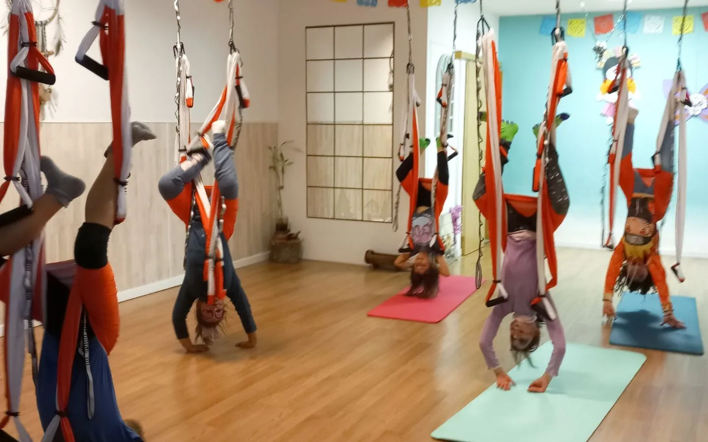Yoqui Yemayá Yoga Aeroyoga Desarrollo — yoga-studio i Torrejón de Ardoz — bild 2