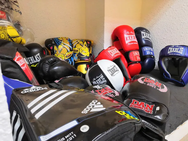 CLUB DEPORTIVO DE BOXEO MONTEOLIVETE — artes marciales-studio en Valencia — 5