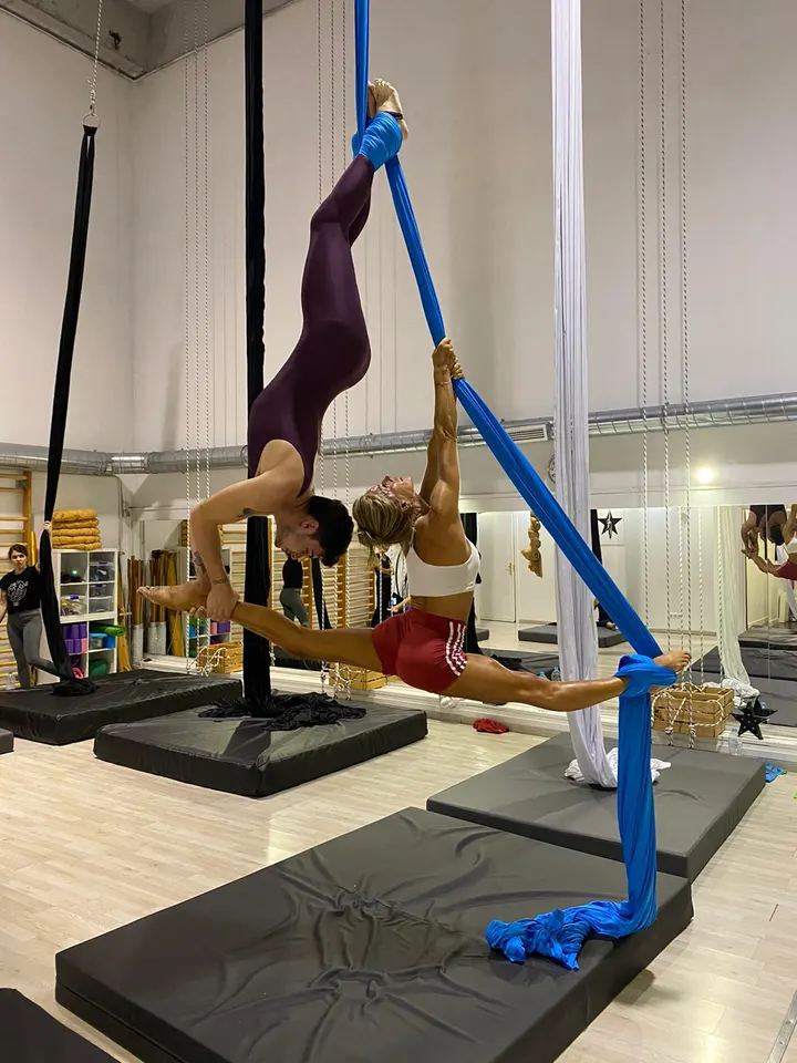 AERIAL SCHOOL BY LAURA COLL — aerial-studio en Terrassa — 2