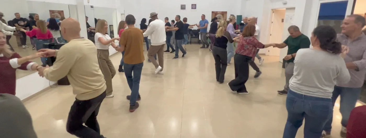 Clases De Salsa Cubana En Málaga Con Deiby Tum Tum — dans-studio i Churriana — bild 3