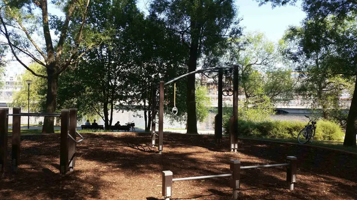 Kungsholms strandstig outdoor gym — Träningsstudio i Kungsholmen, Stockholm