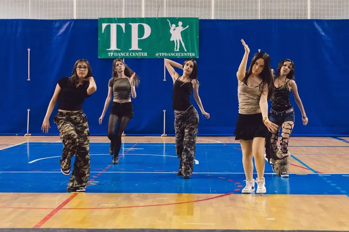 Come To Dance (escola De Ball) — Baile en Roses-Castellbell, Sant Feliu de Llobregat