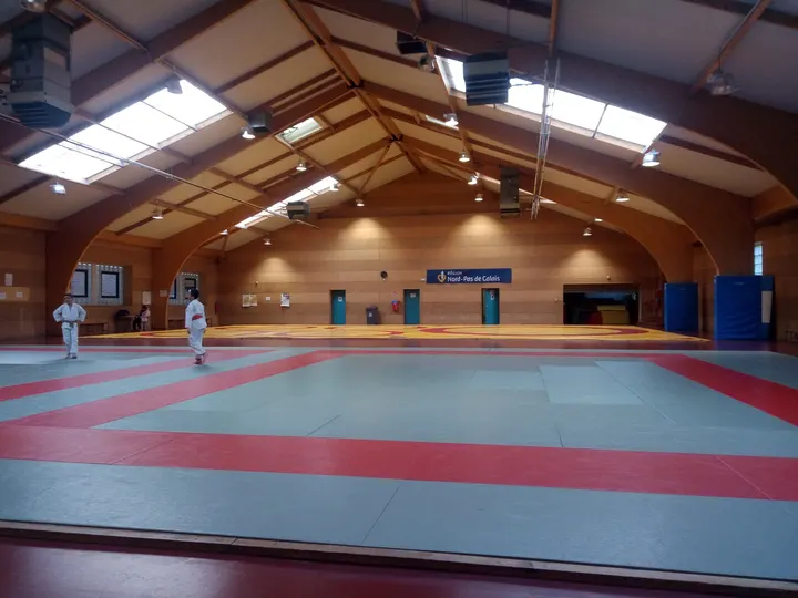 Complexe sportif Auguste Defaucompret — Salle de fitness à Fives, Lille