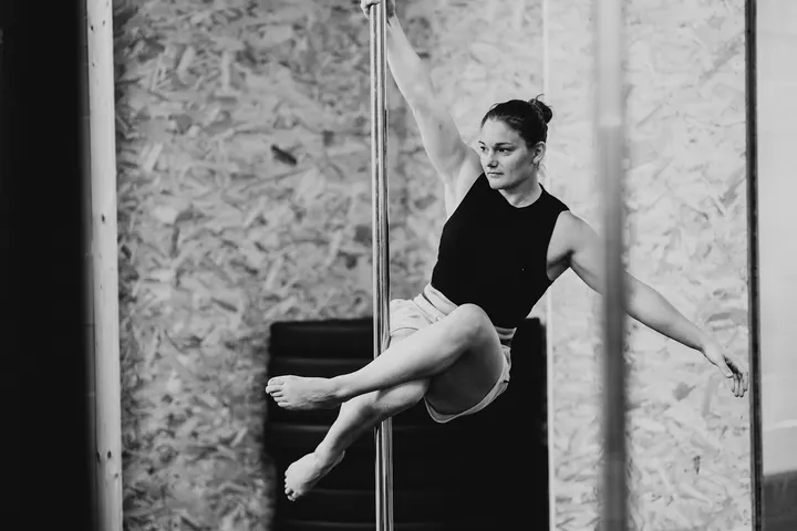 AccroVertical — pole fitness-studio à Saumur — 2