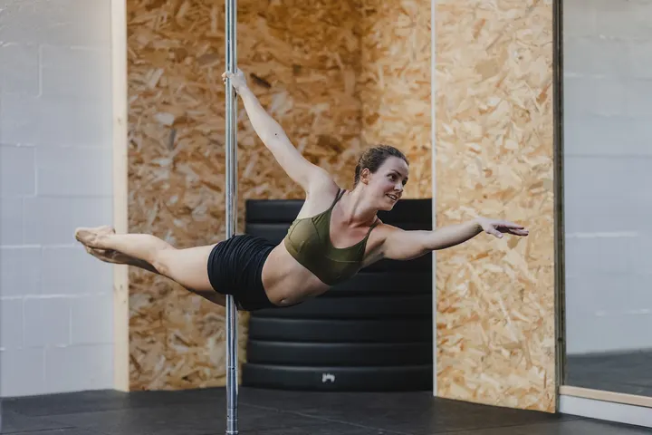 AccroVertical — pole fitness-studio à Saumur — 3