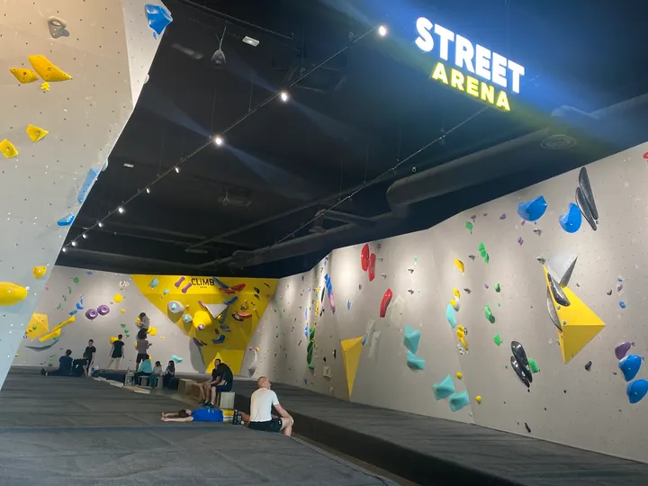 Salle d'escalade Climb Arena — Bloc à Cormeilles-en-Parisis