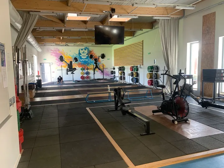 USTH — musculation-studio à Giraudeau, Tours — 2