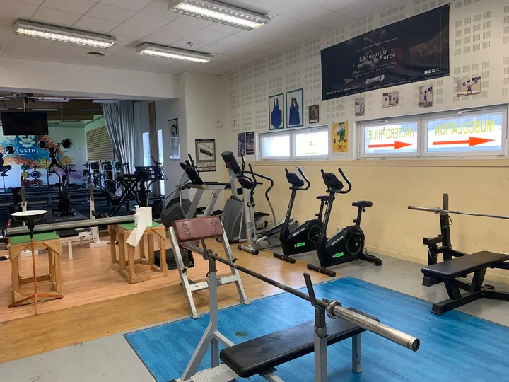 USTH — Salle de fitness à Giraudeau, Tours