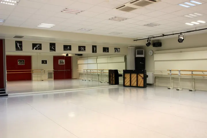 AID, Académie Internationale de la Danse — danse-studio à Paris — 4
