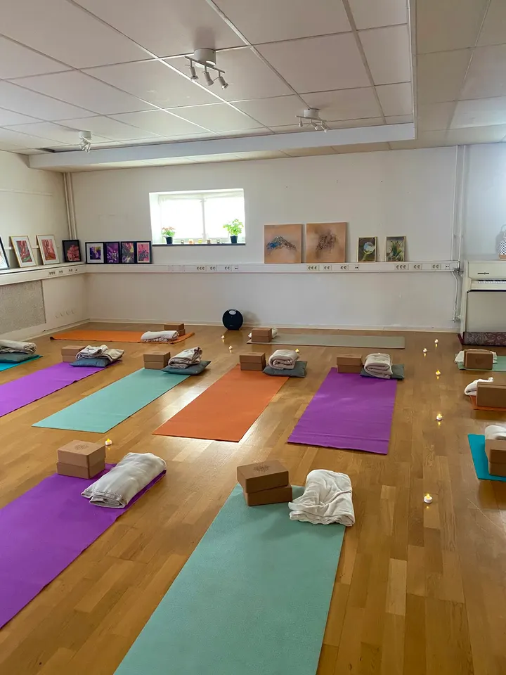 Fredhälls Yoga — Yoga i Fredhäll, Stockholm