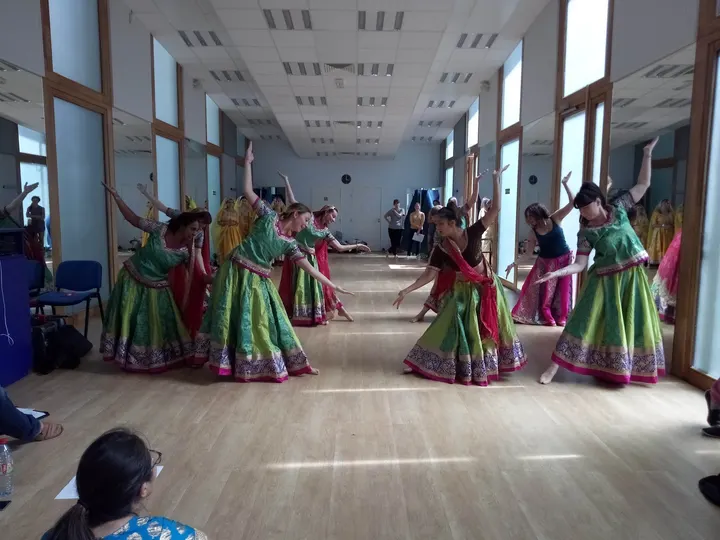 Bollywood Paris by Deva — Danse à Paris 14e Arrondissement, Paris