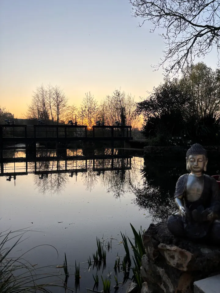 Cours de Yoga, Massages et Drainages à Marseille avec Océane Lemaitre — Yoga à 1er Arrondissement, Marseille