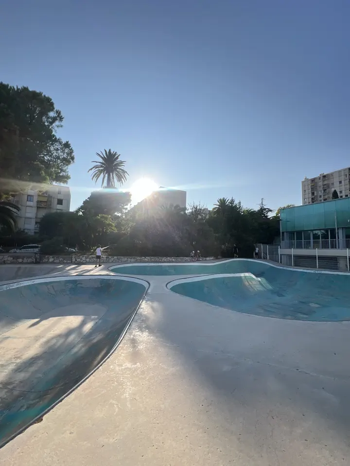 Piscine Comte de Falicon — salle de fitness-studio à Nice — 4