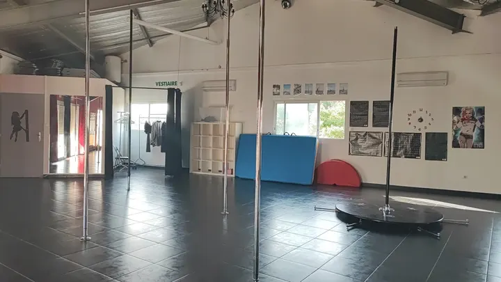 Studio Pole Cinz Passion Aerial — pole fitness-studio à Six-Fours-les-Plages — 5