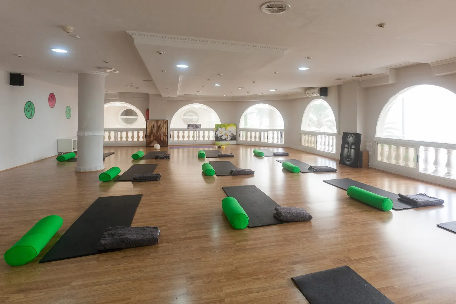 Más Happy Yoga Pilates Retiros Santa Pola — yoga-studio en Santa Pola — 3