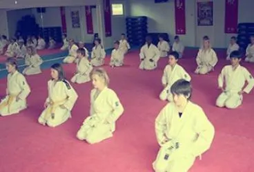 Dojo Kingpetch — Vechtsport in Kogge, Lelystad