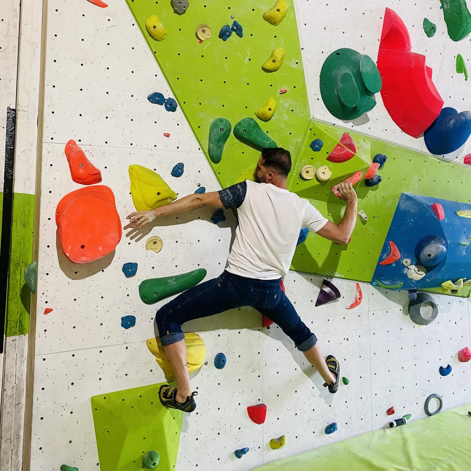 VIVAC MOUNTAIN CLIMBERS — klättring-studio i Arroyomolinos — bild 3