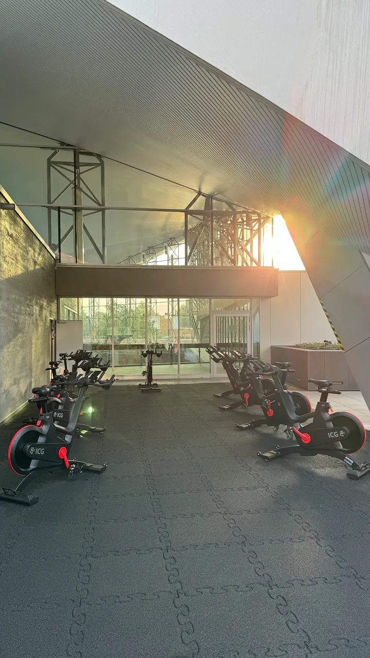 The Ray Fitnessclub — Fitnessstudio in Hohenfelde, Hamburg