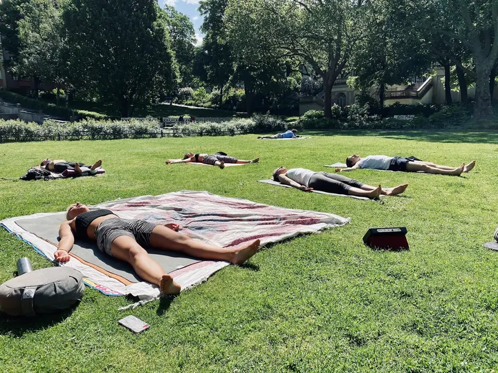 SOY Körnerpark - Sashtangi Outdoor Yoga — yoga-studio in Neukölln, Berlin — 3