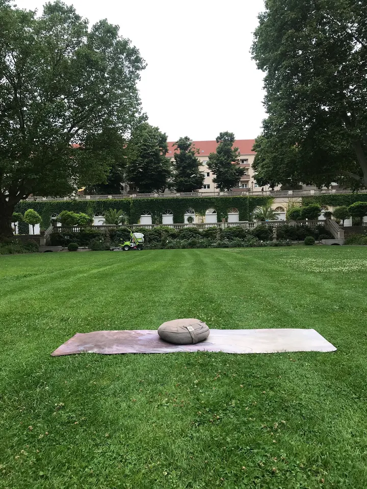 SOY Körnerpark - Sashtangi Outdoor Yoga — Yoga in Neukölln, Berlin