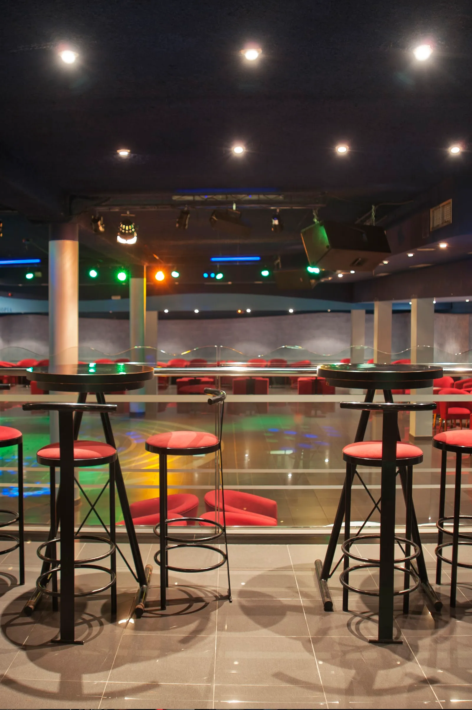 Sala De Baile Vinilo — baile-studio en Urbanització La Canyada — 3