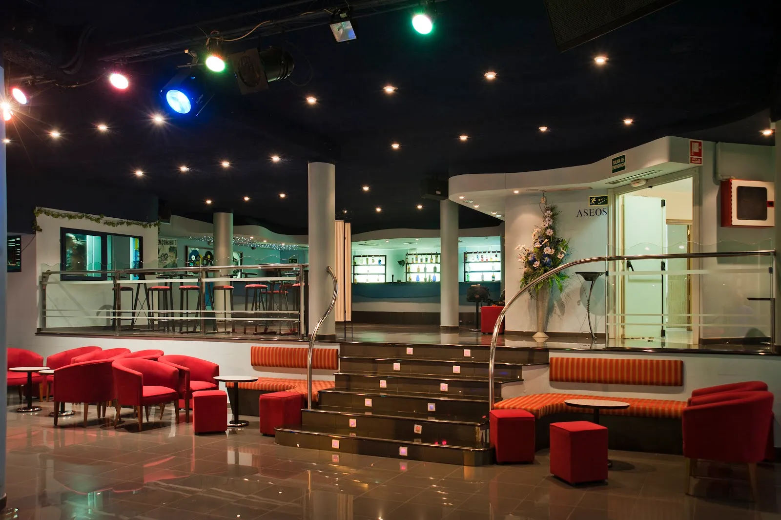 Sala De Baile Vinilo — baile-studio en Urbanització La Canyada — 4