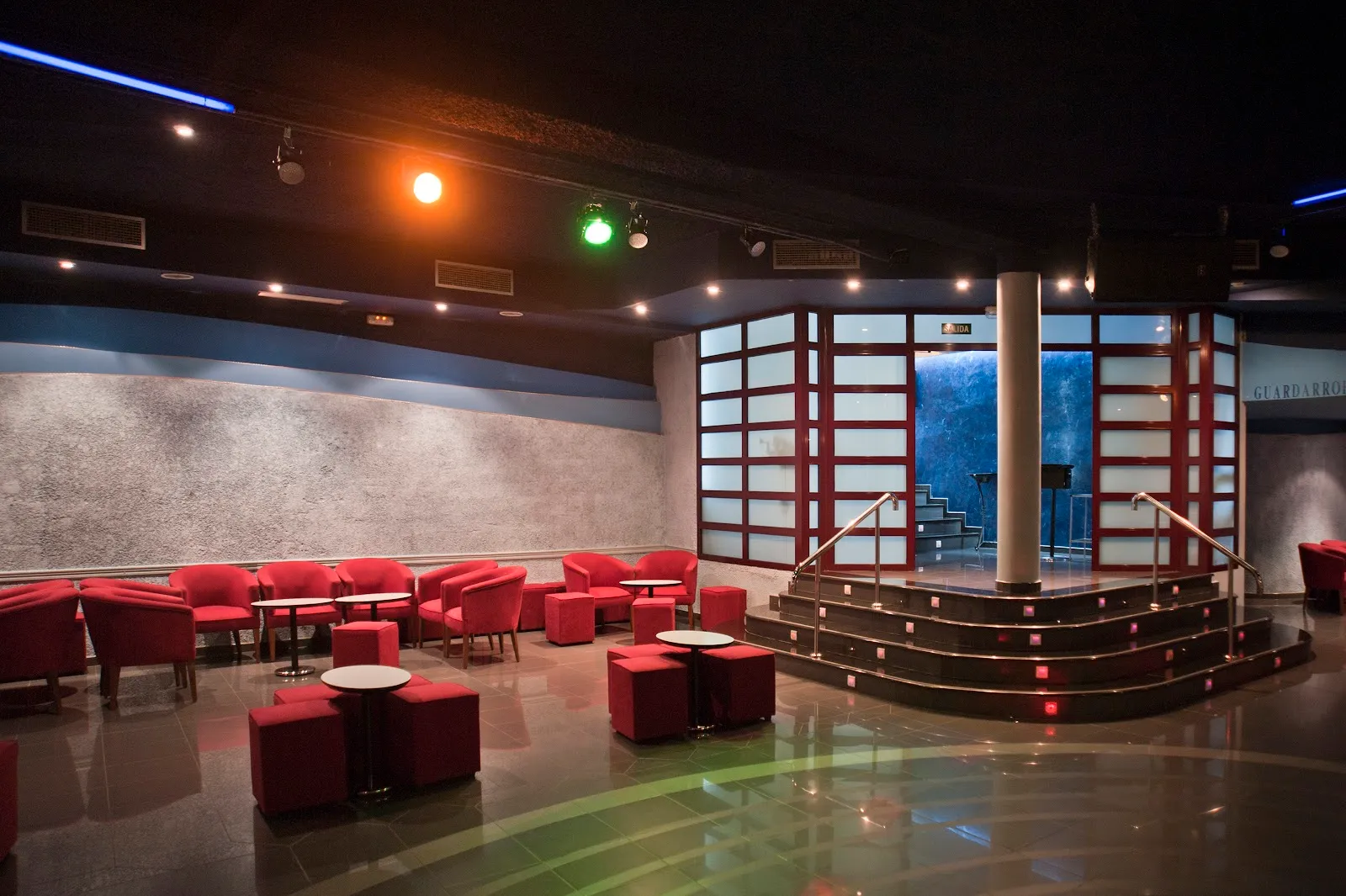 Sala De Baile Vinilo — baile-studio en Urbanització La Canyada — 5