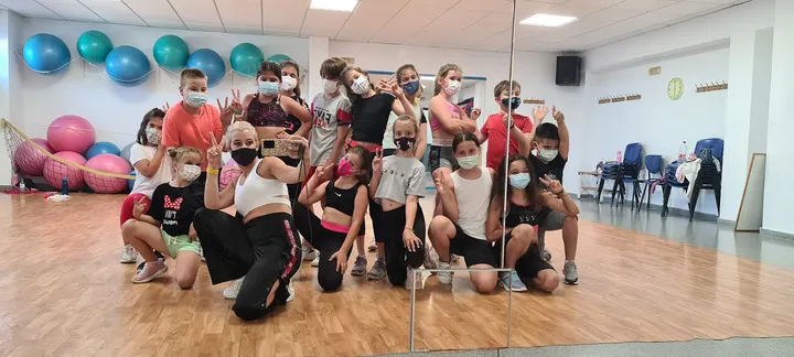 Escuela de Baile & Fitness La Última Fusión By Natalia López — Estudio de fitness en Garrucha