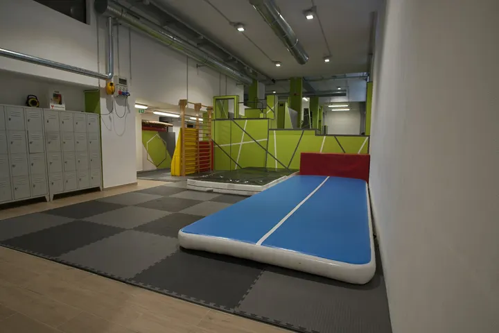Total Natural Training — calisthenics-studio a Vittoria, Sesto San Giovanni — 3