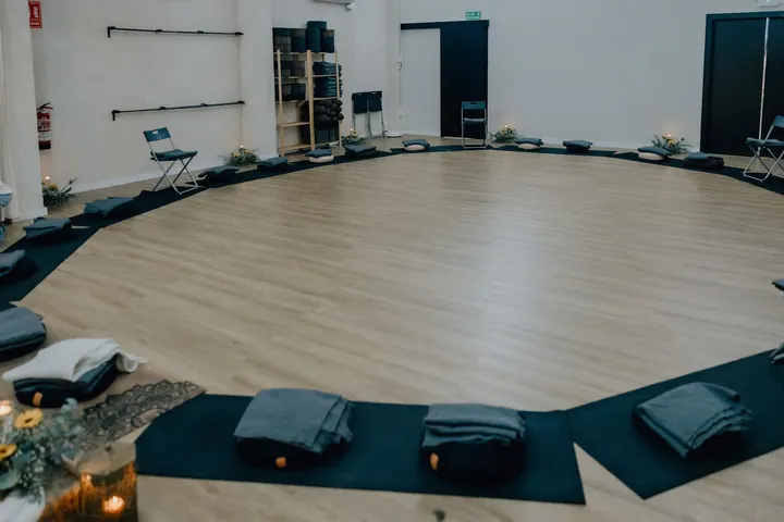 Yoga Badalona El Galpon — yoga-studio en Progrés, Badalona — 2