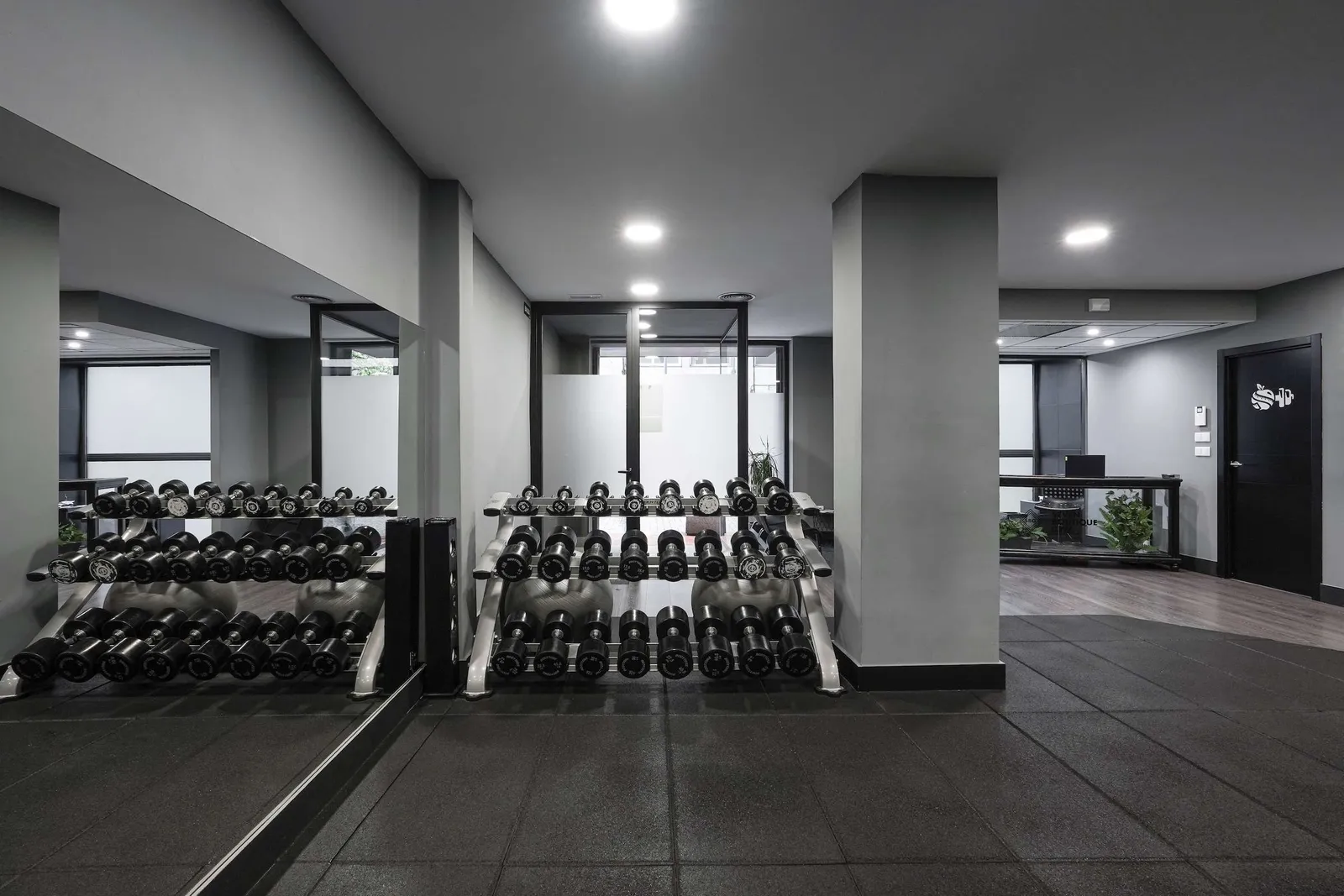Seven Boutique Gym — träningsstudio-studio i Ourense — bild 3