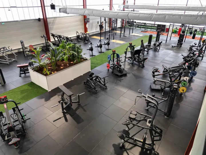 Hall B — salle de fitness-studio à Saint-Dionisy — 4
