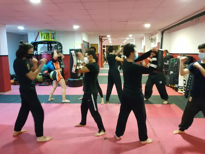 YI JIN TAO — Artes marciales en Eixample, Girona