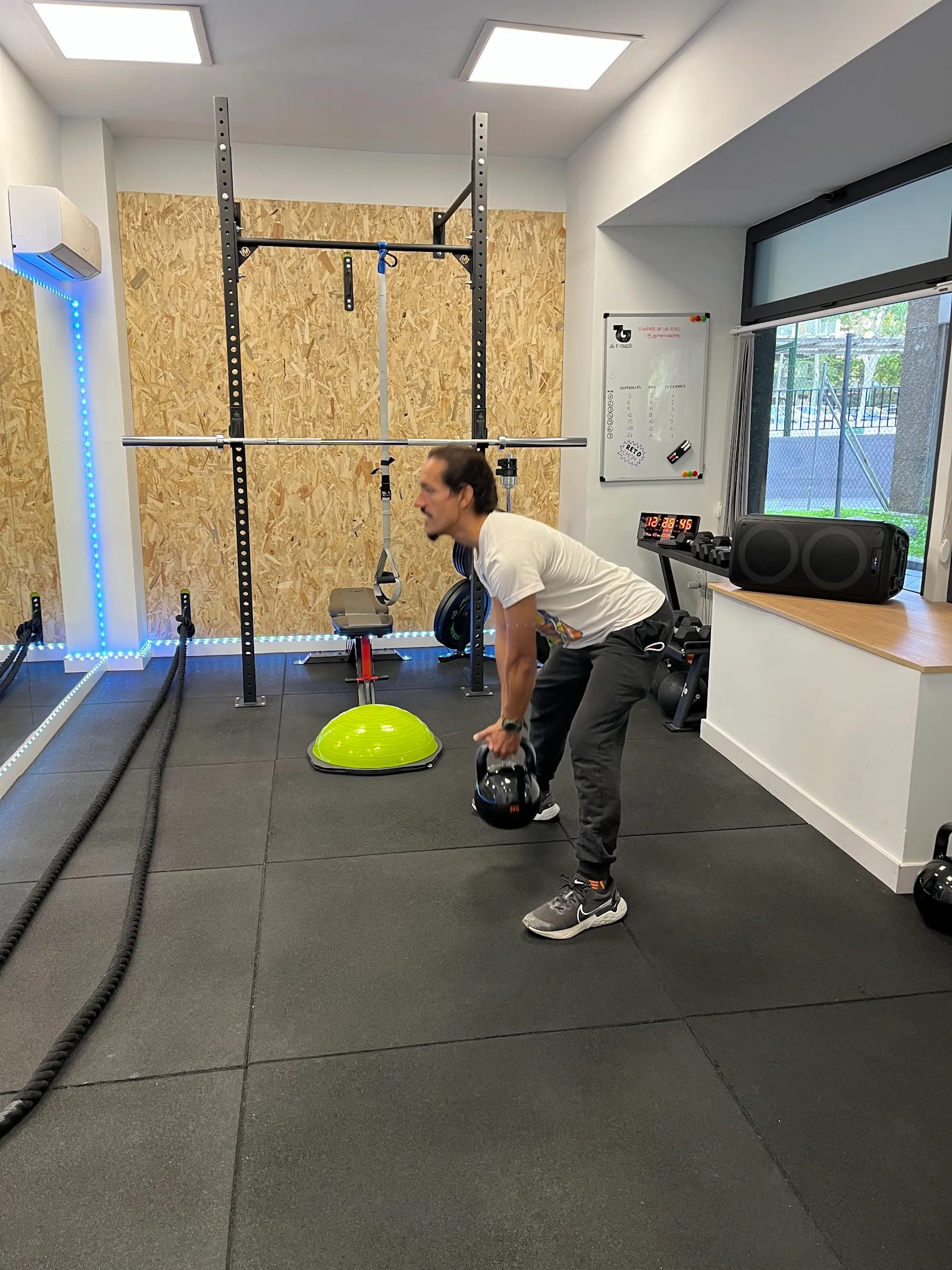 JG fitness Chamartín | Entrenador personal & Electroestimulación | Barrio Chamartín — electroestimulación-studio en Madrid — 4