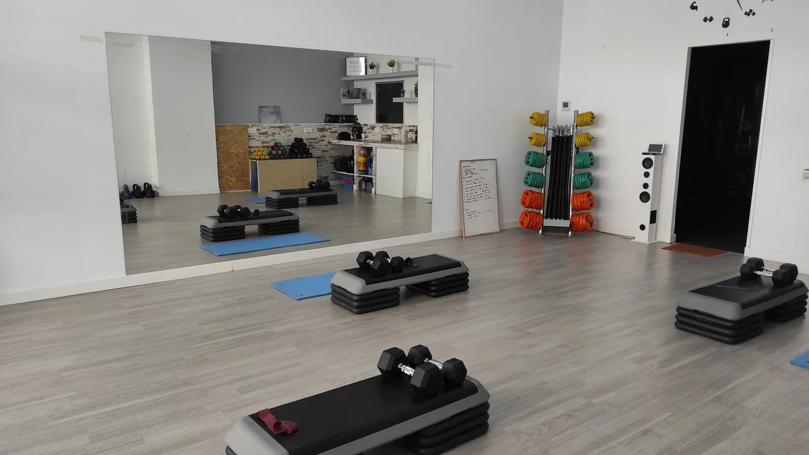 UrbanFit — estudio de fitness-studio en Reyes Huertas, Cáceres — 2