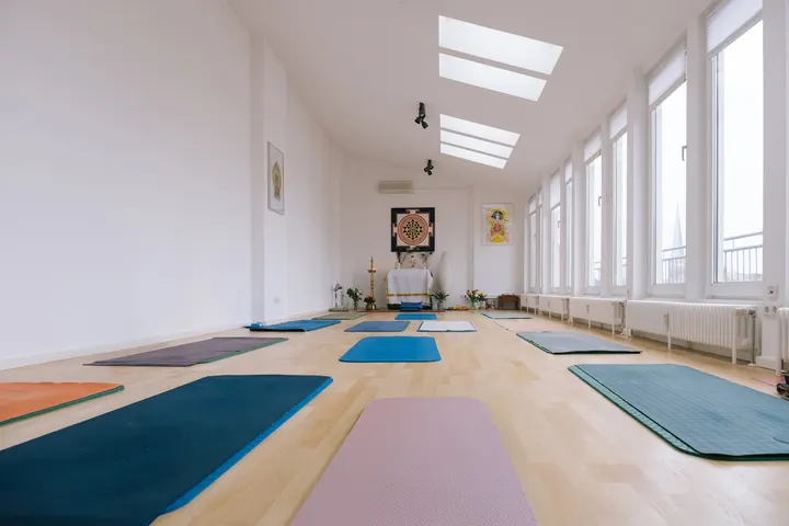 YOGA VIHAR — Yoga in Charlottenburg, Berlin