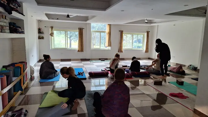 Yoga Con Rebeca Ambica Devi — yoga-studio en Sant Joan d'Alacant — 3