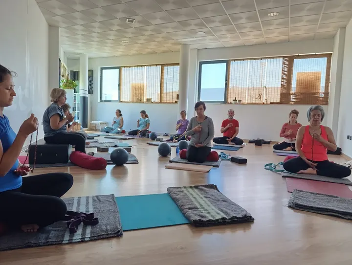 SHIVASHAKTI YOGA.PILATES & MOVIMIENTO CONSCIENTE.JEREZ — Yoga en Los Albarizones, Jerez de la Frontera