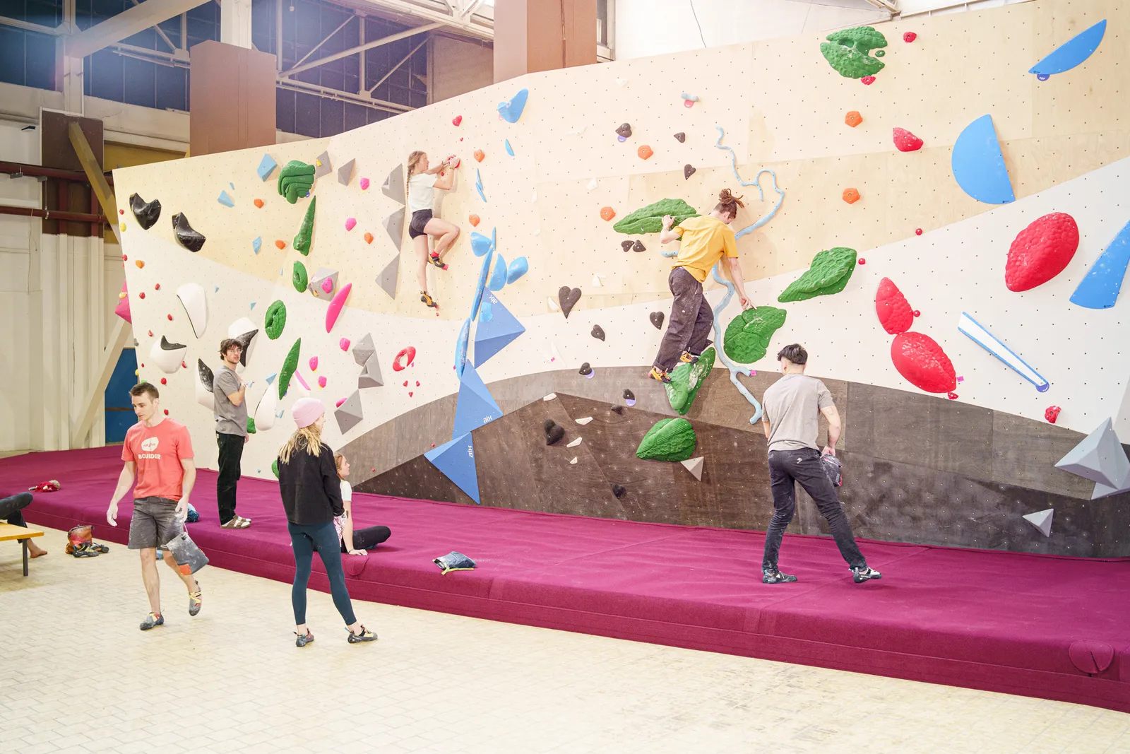 Einstein Boulderhalle Neu-Ulm — klättring-studio i Ulm — 2