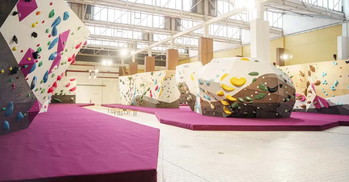 Einstein Boulderhalle Neu-Ulm — Klettern in Neu-Ulm