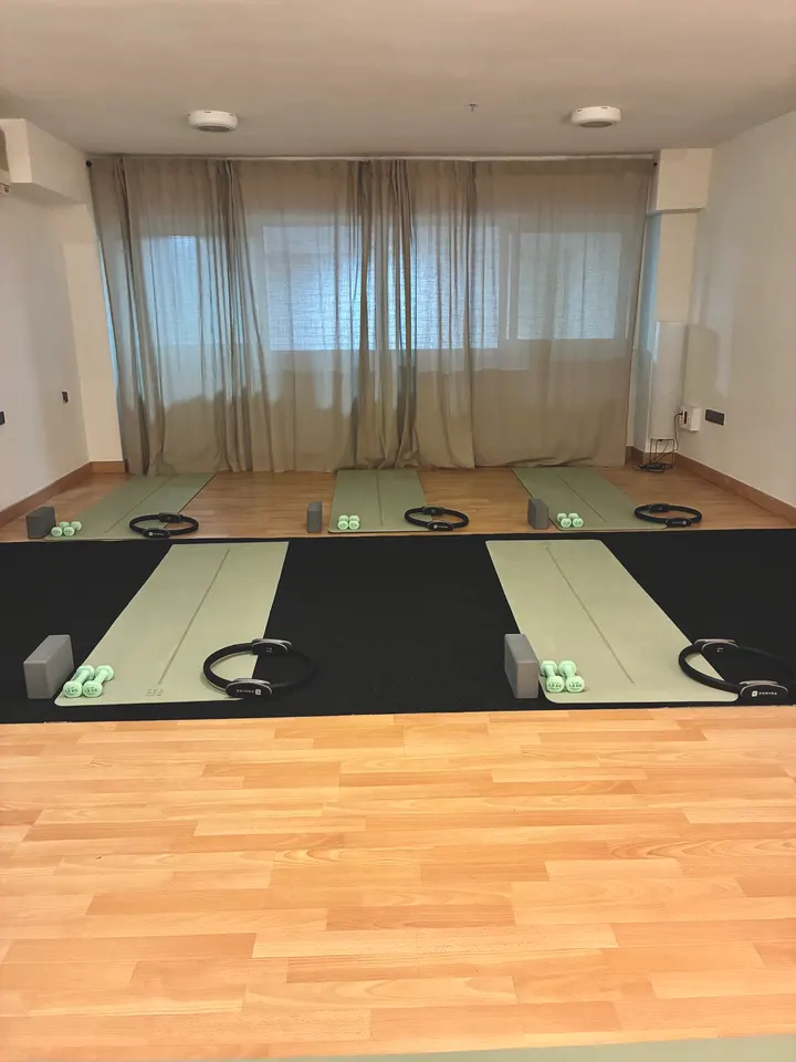 Alba Pilates & Yoga — Yoga en La Calzada, Sevilla