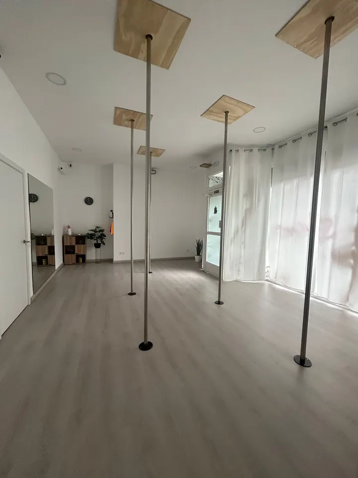 SAKURA POLE DANCE — estudio de fitness-studio en Ciutat Jardí, Valencia — 2