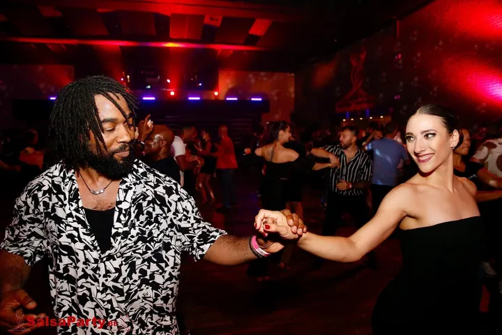 Guateque Dance Company Salsa — Dans in Nieuw-West, Amsterdam