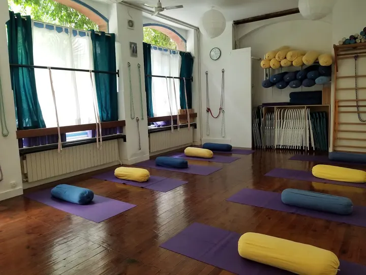Yoga Huit- Association — Yoga à Capitole / Arnaud Bernard / Carmes, Toulouse