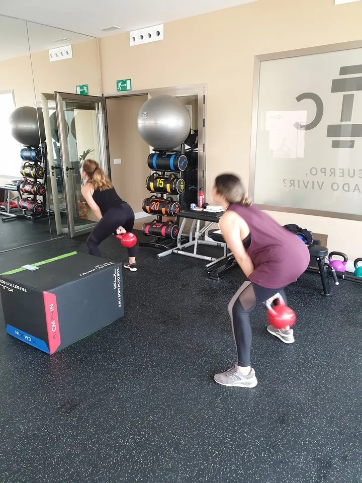 Physic Personal Trainer — entrenamiento personal-studio en Huerta del Pilar, Sevilla — 2